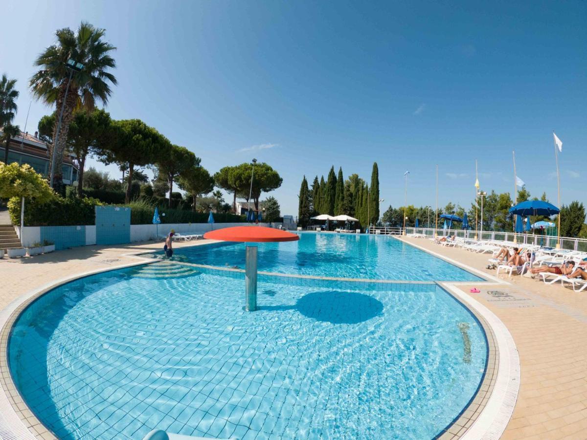 Apulia Europe Garden Eco&Sport Resort Silvi Marina Esterno foto